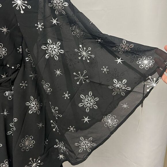 Smak Parlour Black Silver Snowflake Social Climber Caftan - Picture 5 of 12